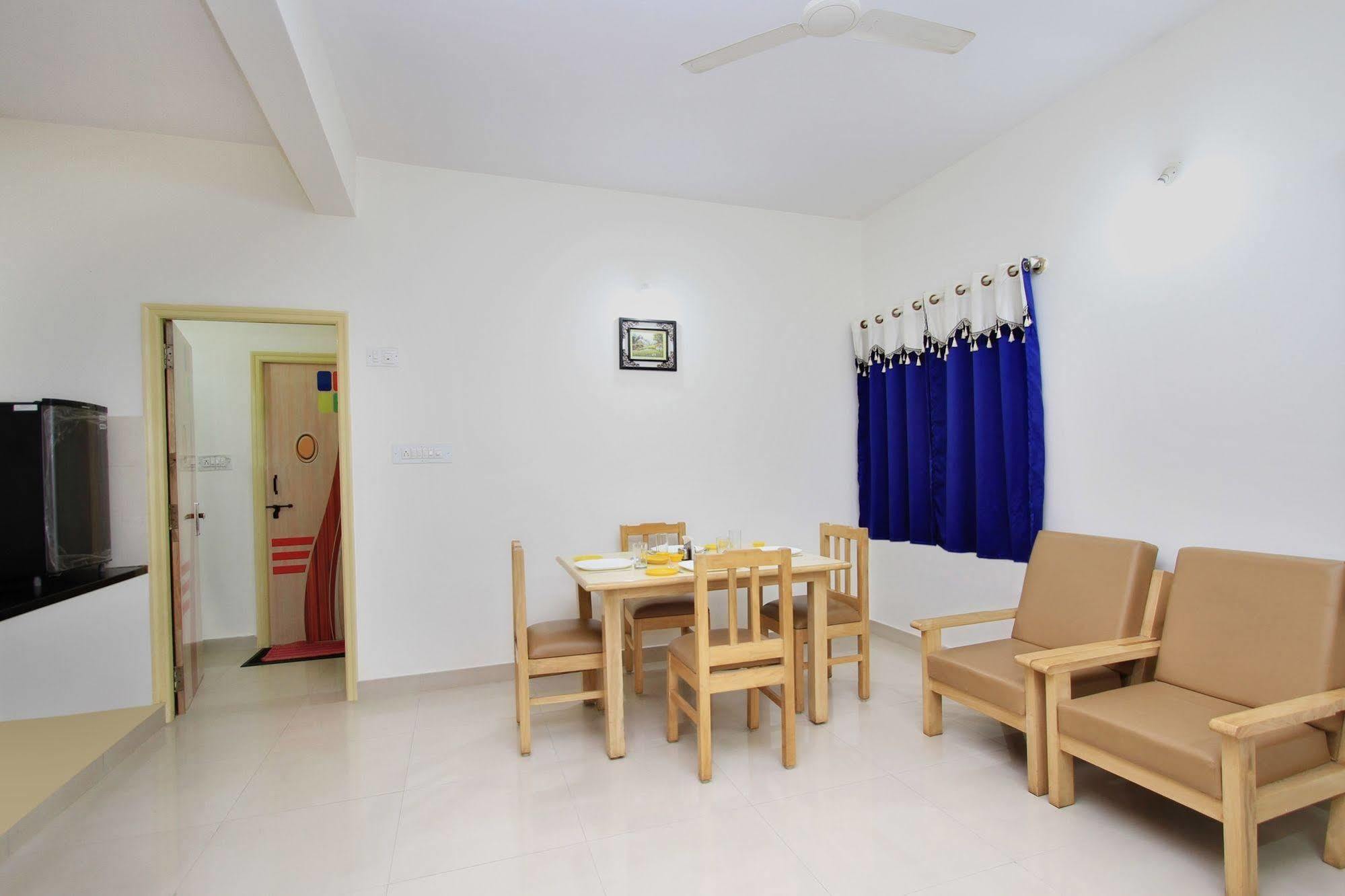 Kempton Hotel Calcutta Buitenkant foto